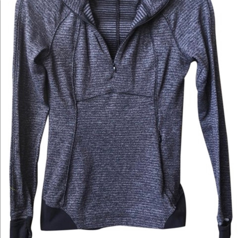 Lululemon Athletica Runderpull 1/2 zip long sleeve pullover sweater. Size 4